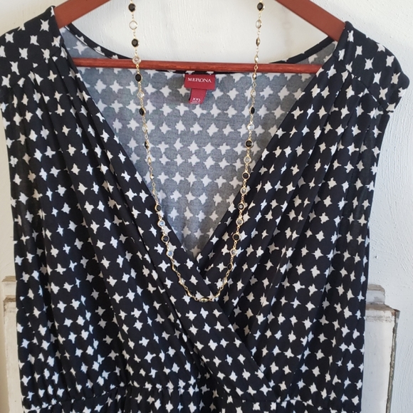 Sleeveless Faux Wrap Dress - Picture 4 of 5